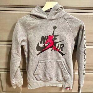 Nike Air Jordan Hoodie, youth size medium (10/12).